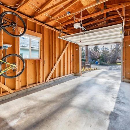 Mid Century Modern Boise-River Bungalow W/ Hot Tub Extérieur photo