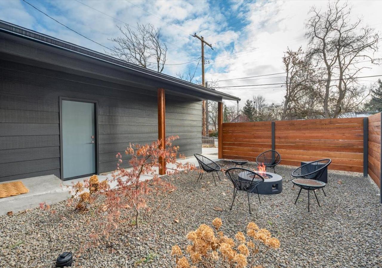 Mid Century Modern Boise-River Bungalow W/ Hot Tub Extérieur photo
